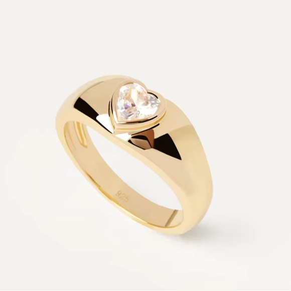 NWOT Bold ring with heart-shaped zirconia in gold - Picture 1 of 6